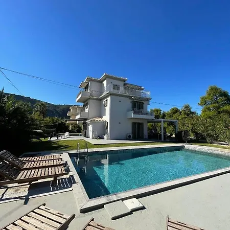 Lefkada Villa *